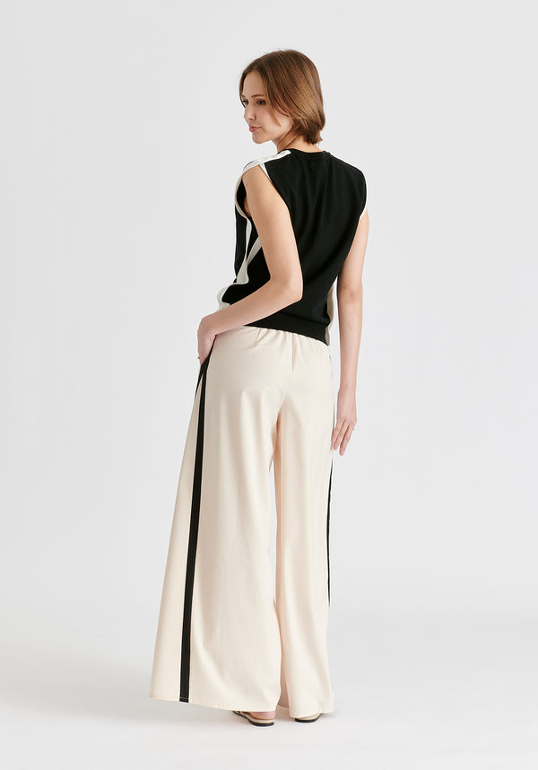 Contrast Trim Round Neck Knit Top in Black and White Back